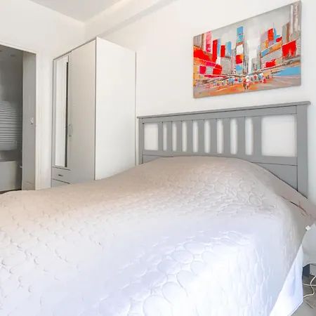 Le Mozart By Interhome